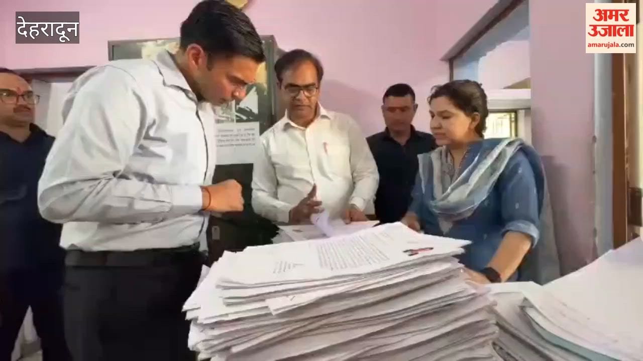 VIDEO: DM Conducts Surprise Inspection at Vikasnagar Sub-Registrar Office