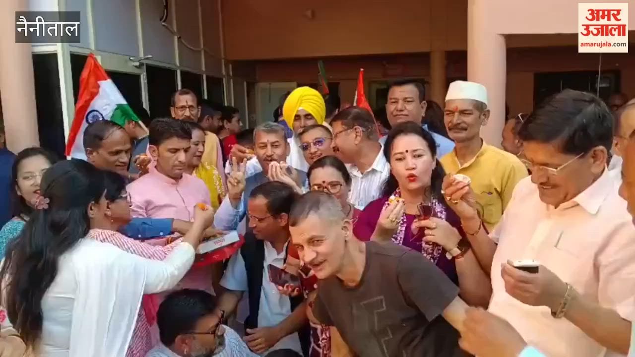 BJP workers celebrated the victory in Bengal, Assam and Puducherry and distributed sweets