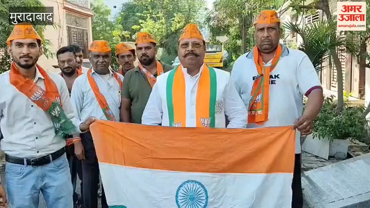 BJP workers danced in celebration of the victory and distributed sweets in Moradabad