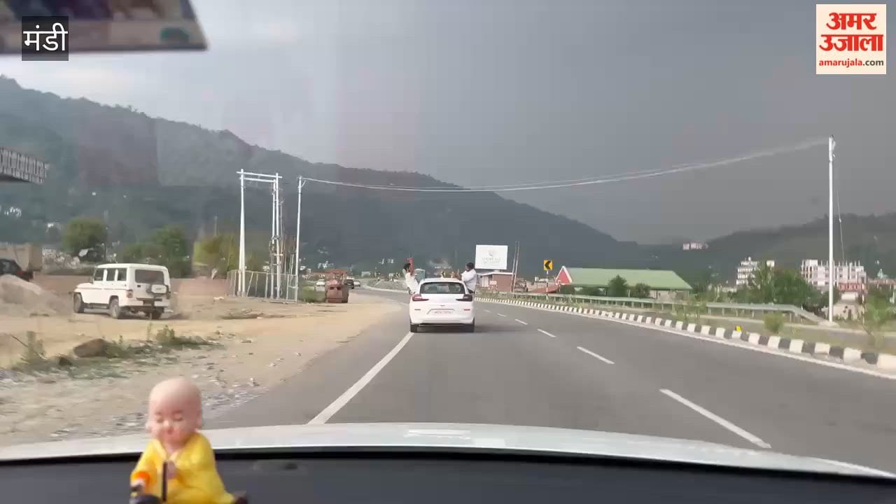 Mandi Video of Youths Drinking Beer While Leaning Out of Moving Car Window Goes Viral; Can Thrown into the Open