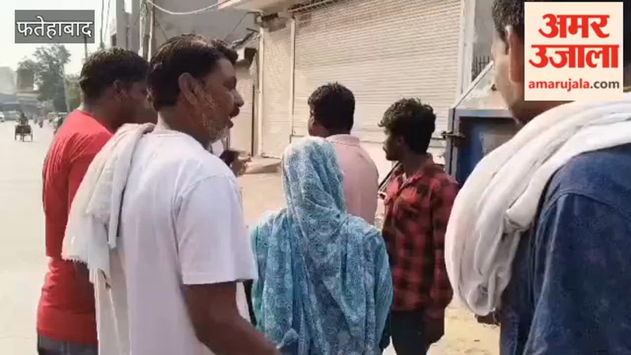 In Tohana, Fatehabad, sanitation workers went on strike in support of firefighters, halting door-to-door garbage collection.