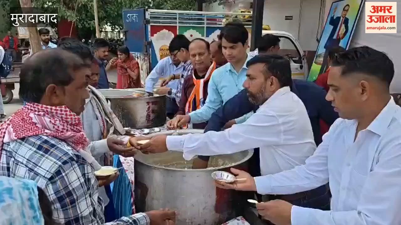 Distribution of Kheer and Bananas at Moradabad Railway Station; Program Begins with Buddhist Vandana