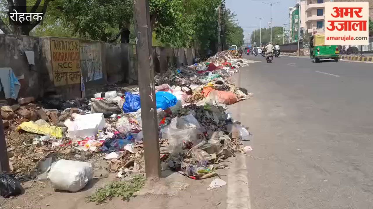 Safai Karamcharis strike in Rohtak