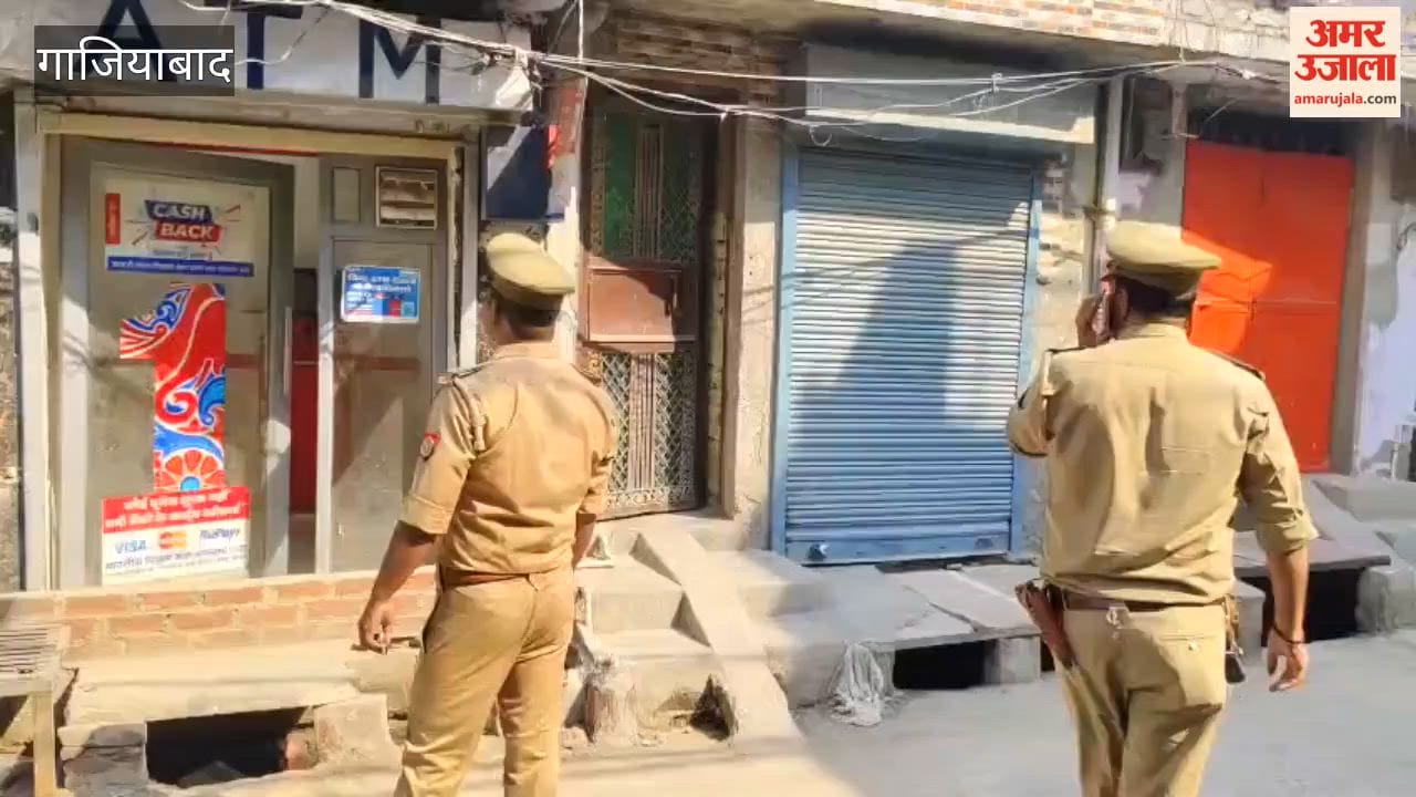 ATM Cash Van Robbery in Ghaziabad and Robbers Hold Staff Hostage