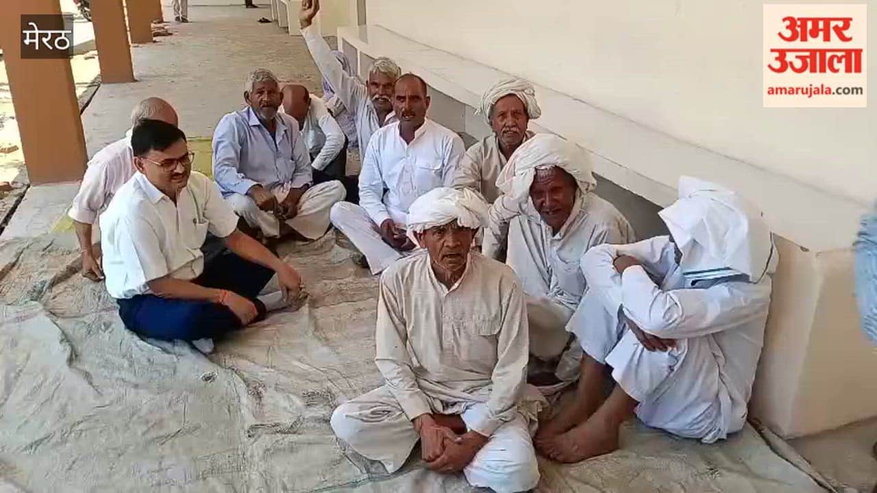 Meerut: Farmers protest at Mawana Sugarcane Cooperative Committee over fertilizer shortage