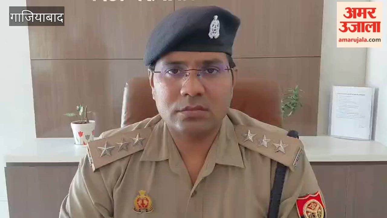 a shopkeeper molested a teenage girl upon her resistance his nephew threatened to kill her in Ghaziabad