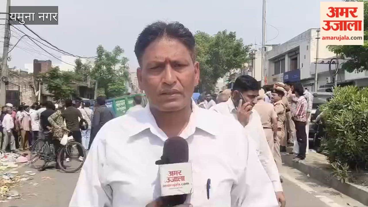 Sanitation Workers Protest in Yamunanagar; Block Workshop Road by Dumping Garbage