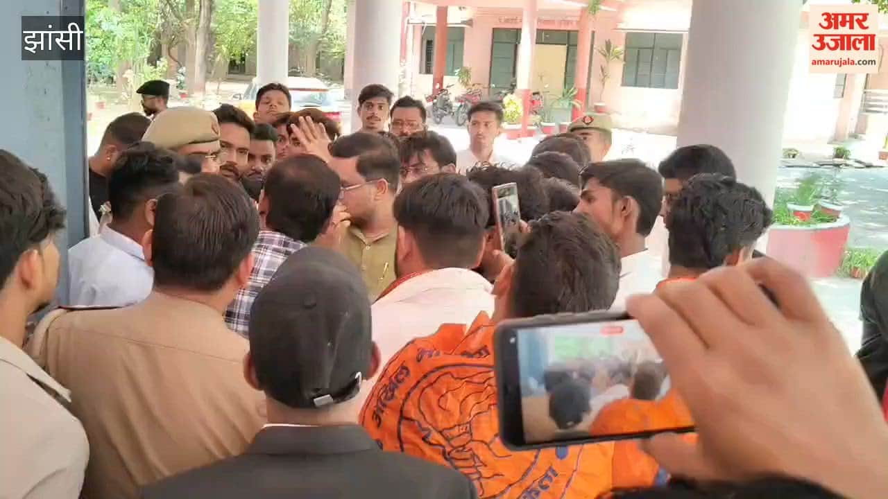 ABVP workers protest at Government Ayurveda College, raise questions about arrangements
