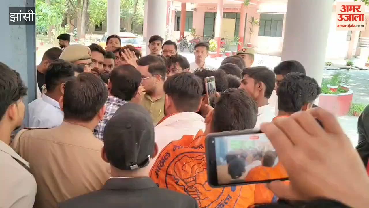 ABVP workers protest at Government Ayurveda College, raise questions about arrangements