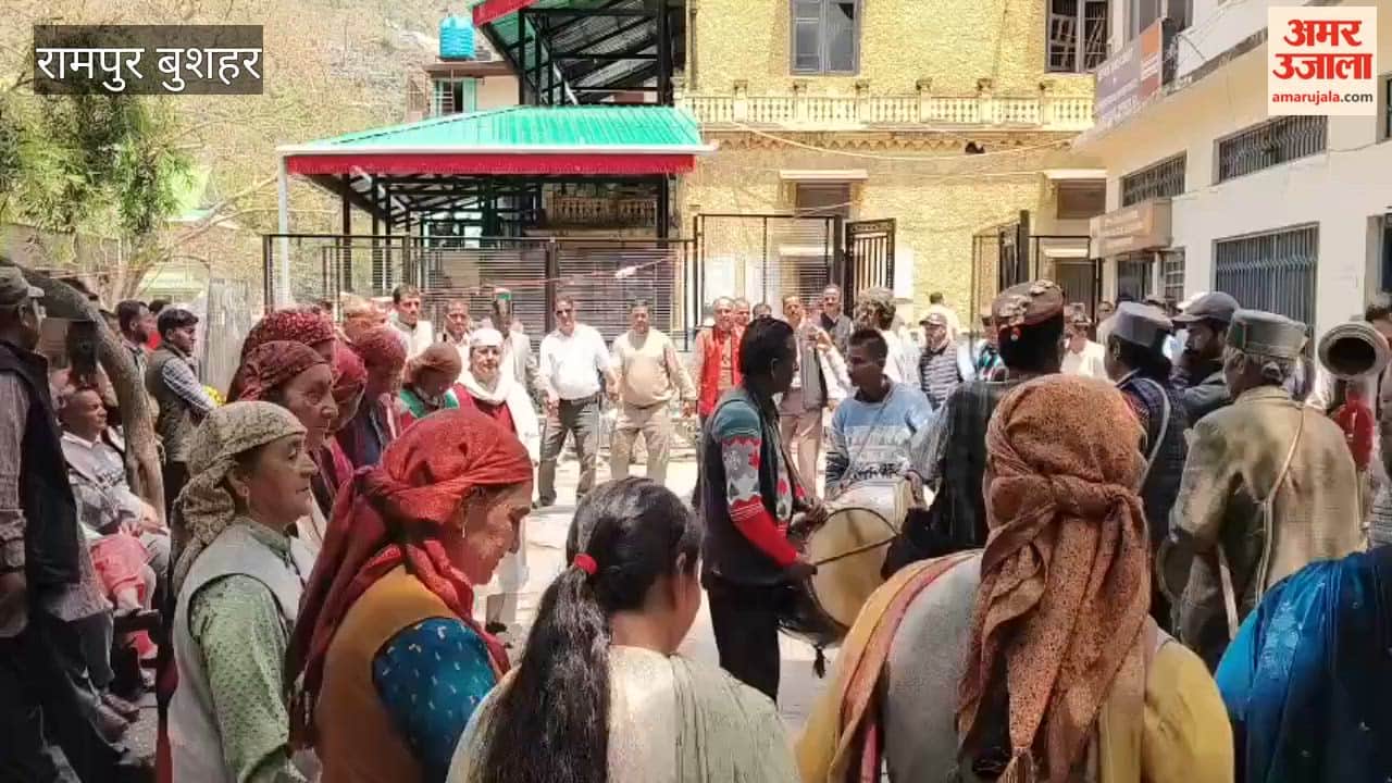 Rampur Bushahr: Filing of Nominations for District Council and Panchayat Samiti at the Rampur Tehsil Office