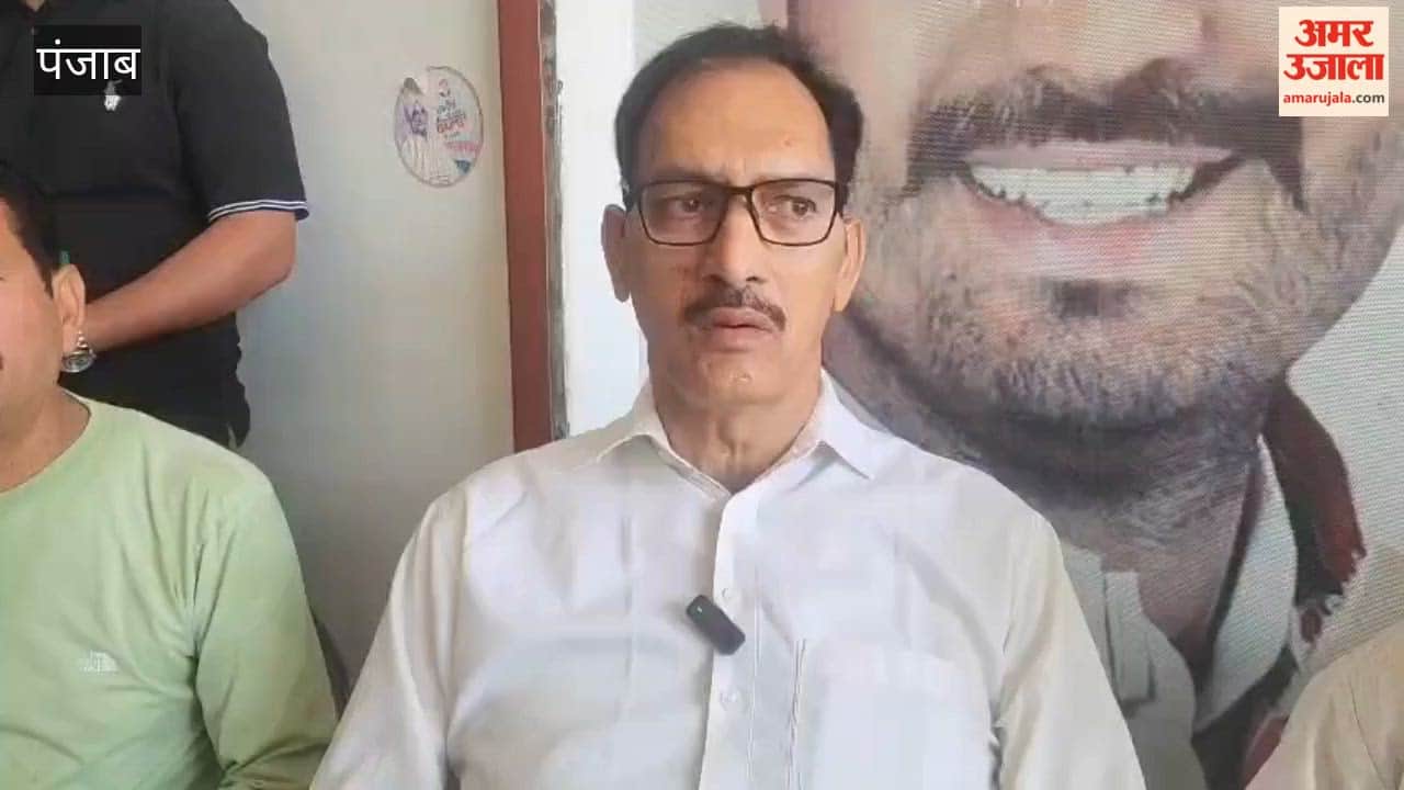 Congress's Victory in Kerala Celebrated in Pathankot