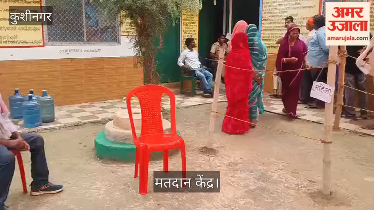 The election for the post of Nagar Panchayat President is going on in a peaceful environment.