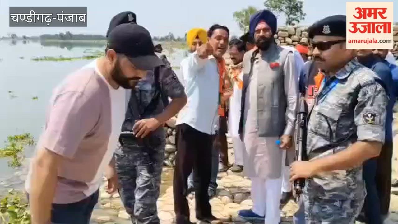 BJP leader inspected the spurs being constructed in the river at Tendi Wala village, near the Hussainiwala border.