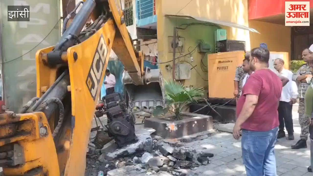Municipal Corporation's bulldozer runs on encroachment, action taken from Chitra intersection to BKD