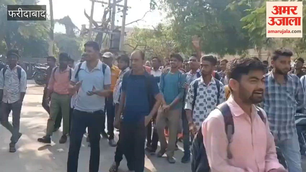 Employees protest outside company in Sector 59, Faridabad