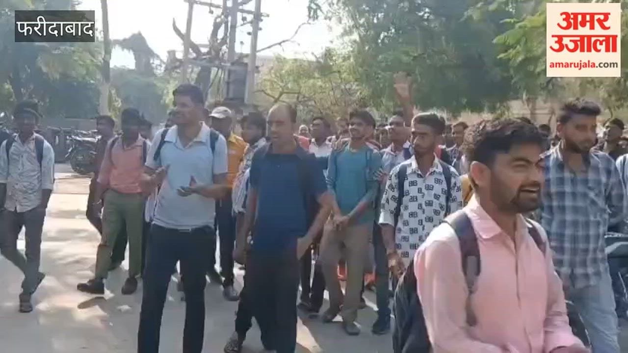Employees protest outside company in Sector 59, Faridabad