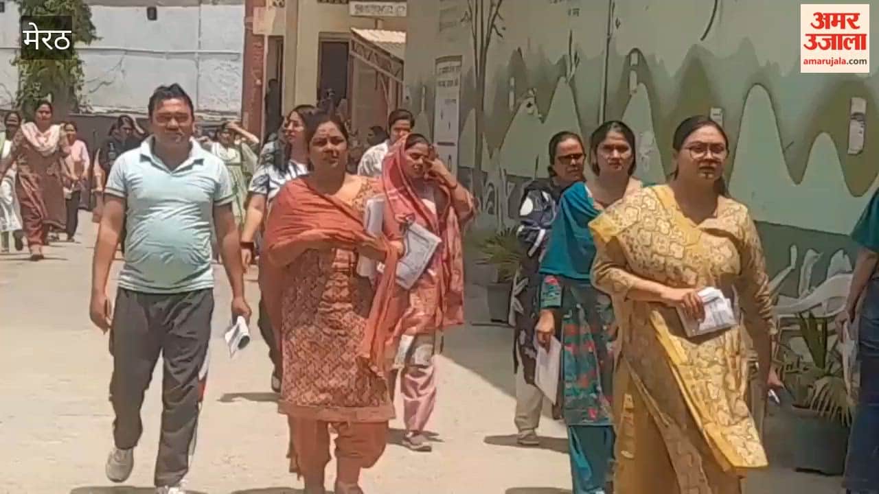 Traffic Jam Outside Kanohar Lal Womens College After PGT Exam, Father Seen Taking Care of Children