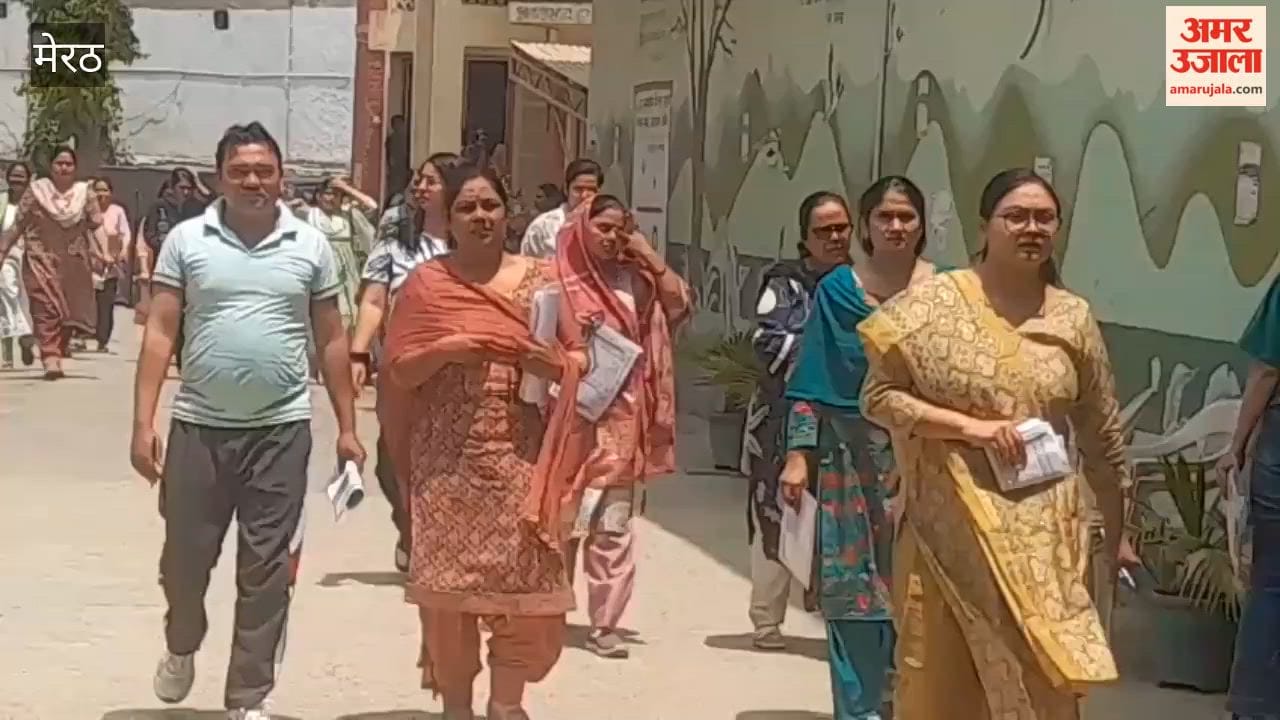 Traffic Jam Outside Kanohar Lal Womens College After PGT Exam, Father Seen Taking Care of Children