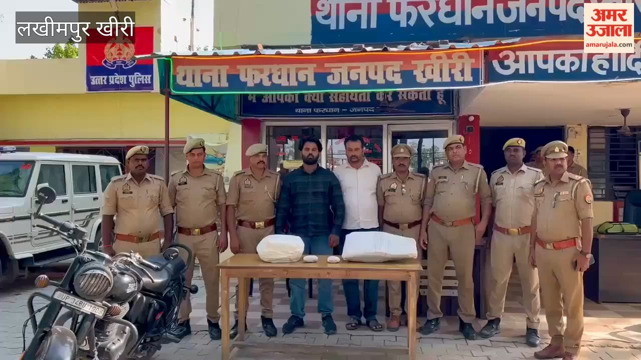 Police Arrest Two Smugglers in Lakhimpur kheri
