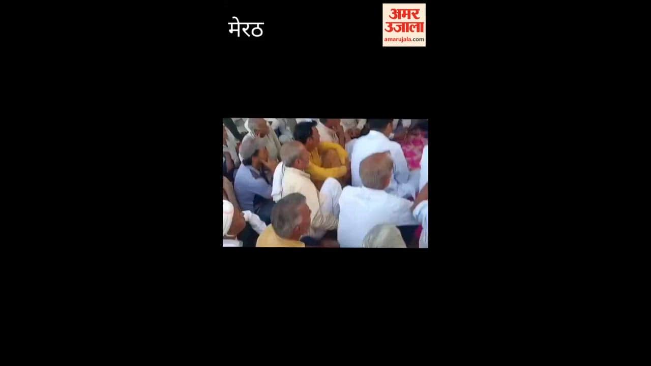 The ADM (Administration) arrived to meet the farmers who have been staging a sit-in protest for 19 months; the farmers asserted, "This corridor will lead to the development of capitalists, but the ruin of farmers."