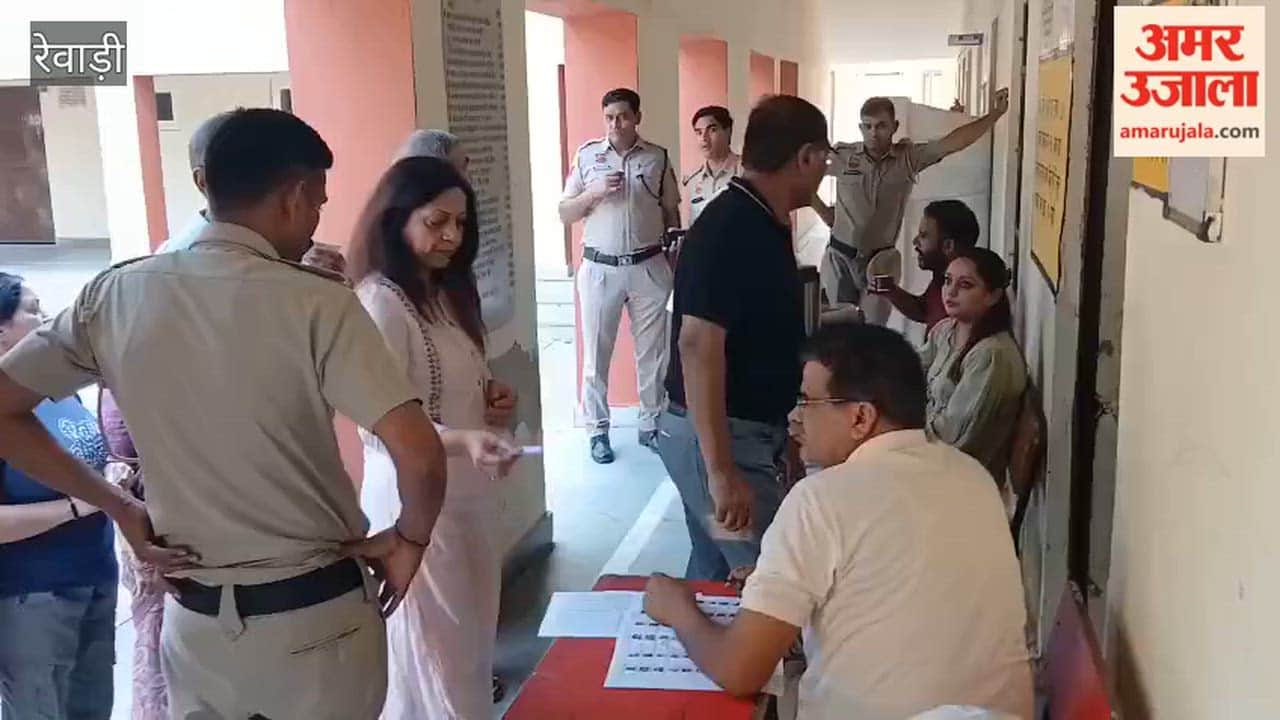 Voting Underway at Hindu School in Rewari