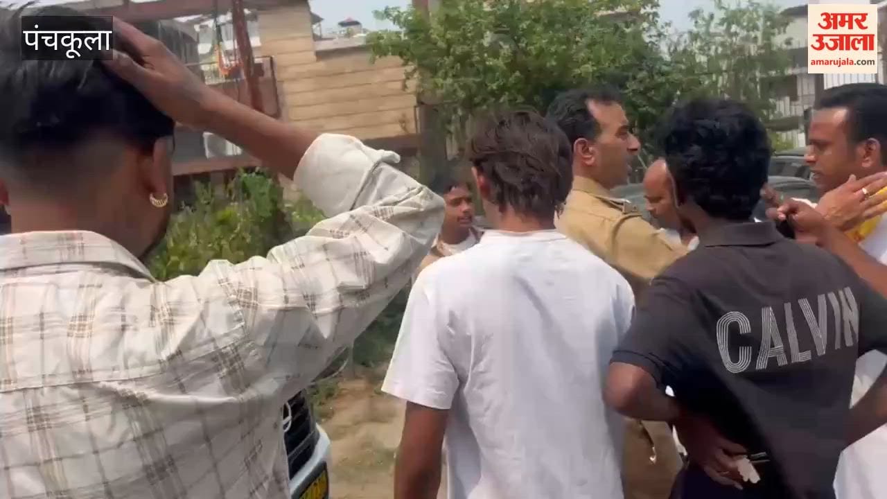 Dispute between Duty In-charge and Youth at Sector-17 Polling Booth in Panchkula; Tension Prevails at the Scene.