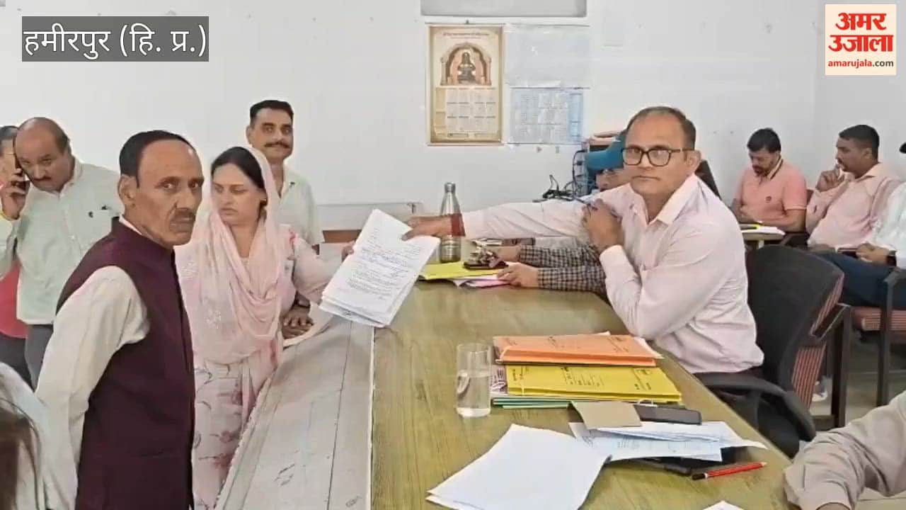 Hamirpur: BJP District Vice President Suman Chauhan filed nomination from District Council Uhal