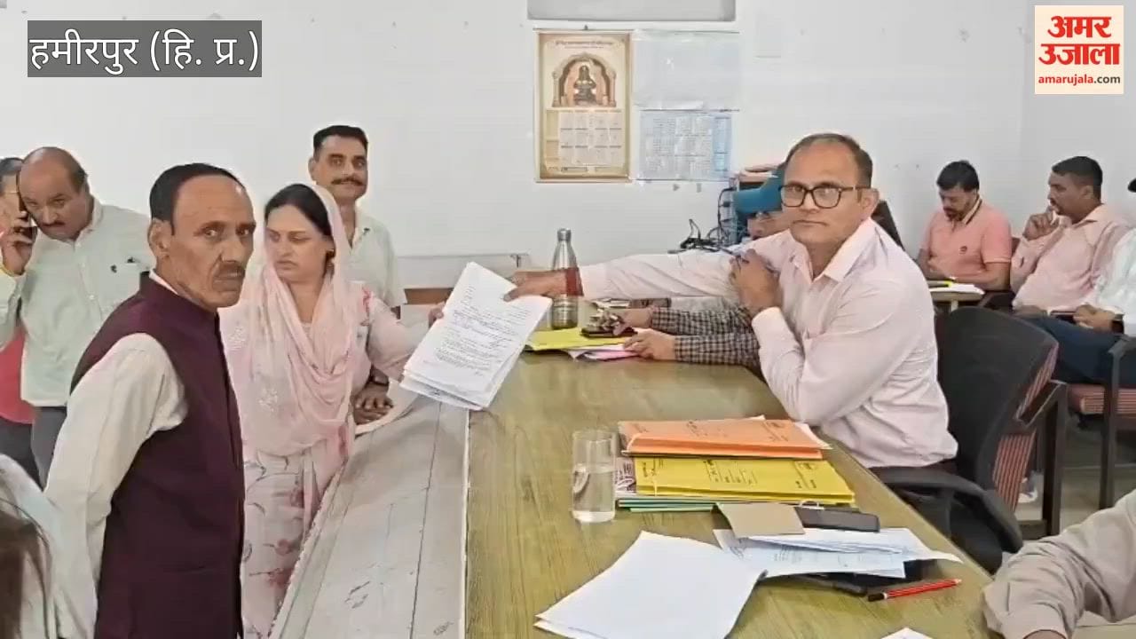 Hamirpur: BJP District Vice President Suman Chauhan filed nomination from District Council Uhal