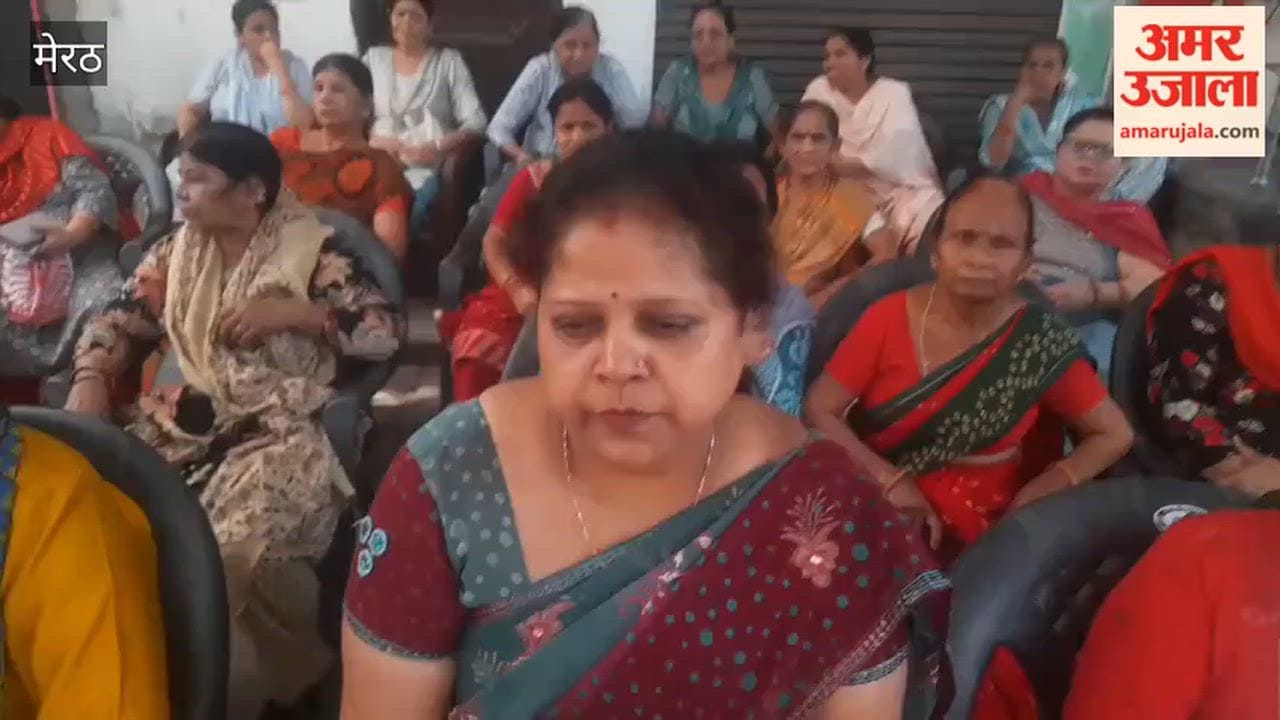 Meerut: Women Continue Protest Near Tiranga Chowk at Central Market