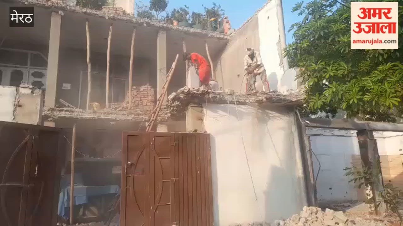Meerut: Shops demolished for setback in Central Market