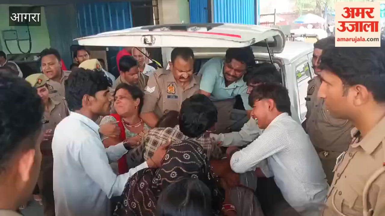 Yamuna accident Mother faints after seeing the dead body of her young daughter