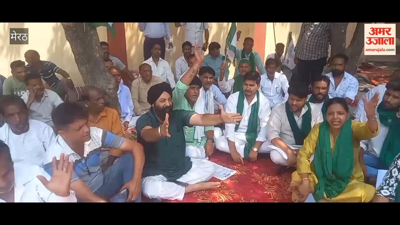 Farmers Protest at Sadar Tehsil Over Action Against Land Mafia and Delay in Caste Certificates