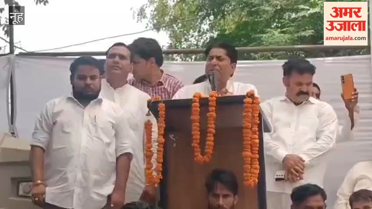 MLA Ilyas addressed the workers in the workers meeting