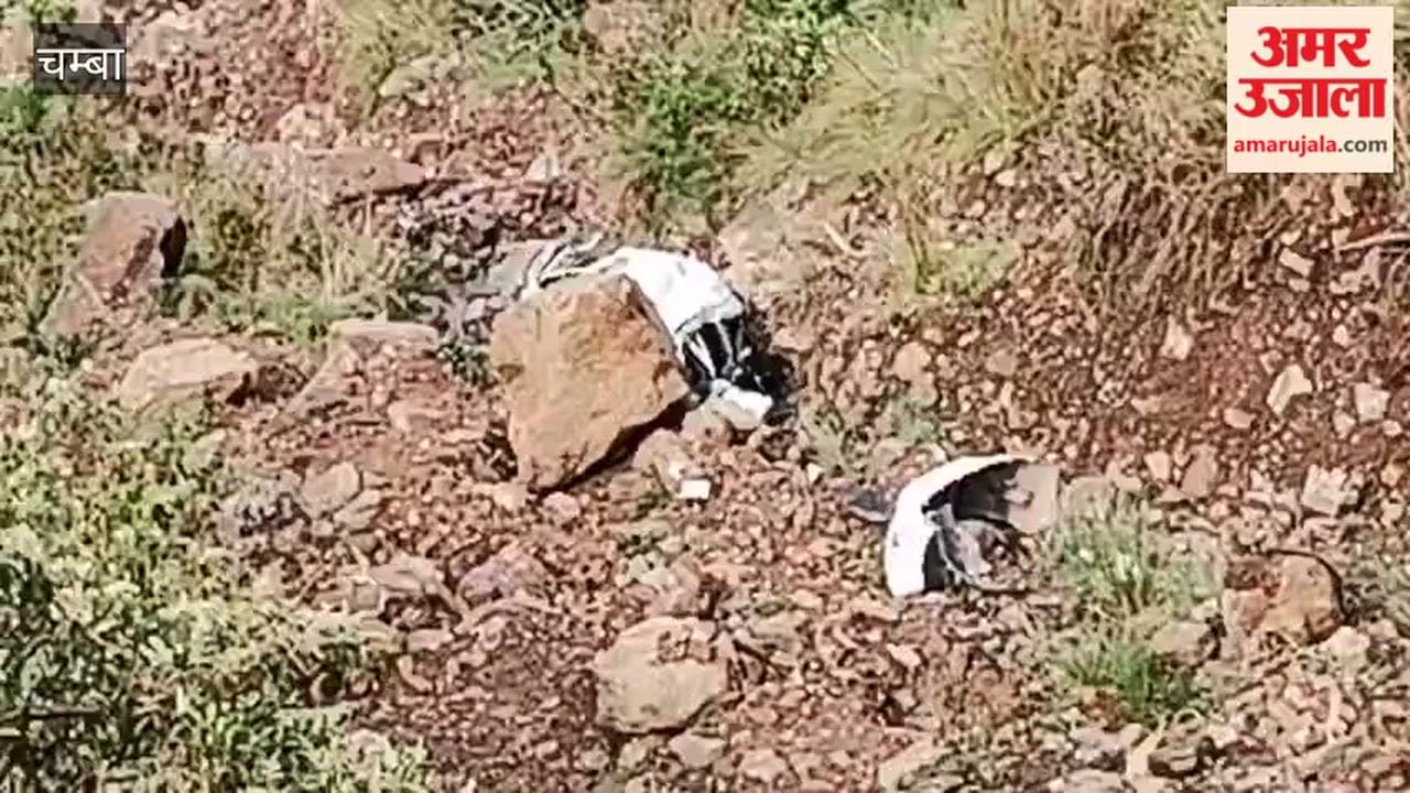 Video Tragic Accident in Himachal's Chamba; Vehicle Carrying Tourists from Gujarat Plunges into Gorge 6 Dead
