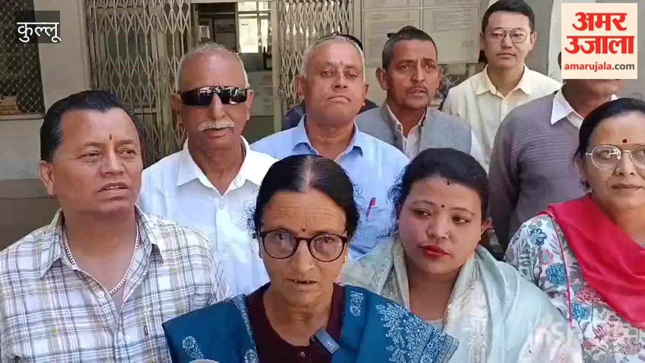 Kullu: Ishra Devi files nomination papers from the Mohal District Council Ward