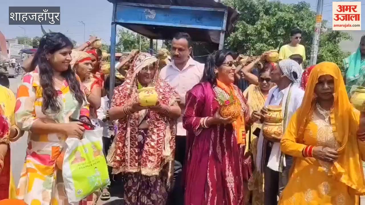 Kalash Yatra Taken Out on the Foundation Day of Hanuman Temple in Shahjahanpur