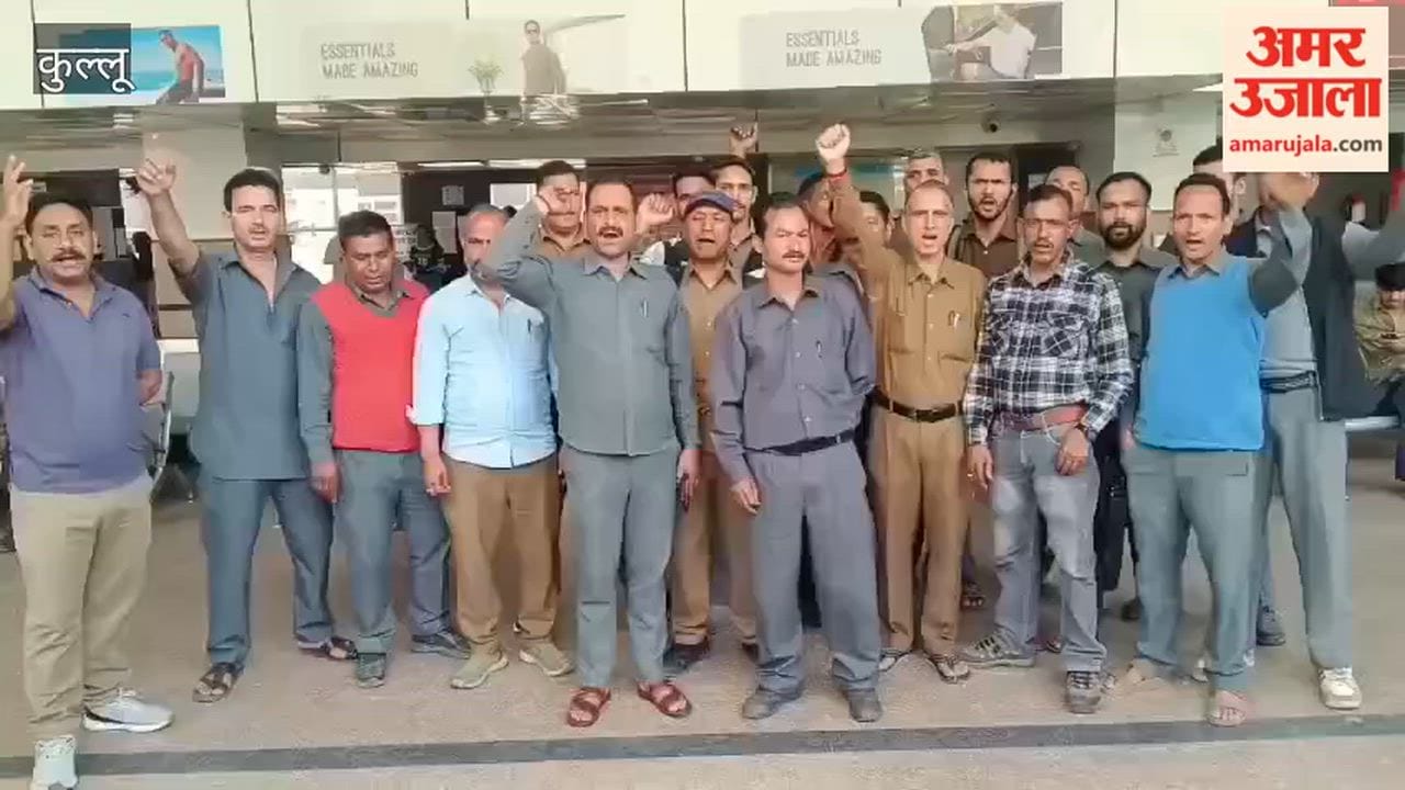 Kullu: Transport Employees Stage Sit-in Over Non-payment of Salaries