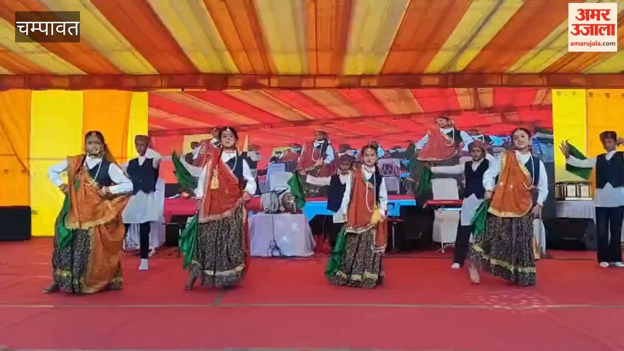 Folk songs abounded at Champawat Star Night, with the audience dancing to the artistes' performances until late at night
