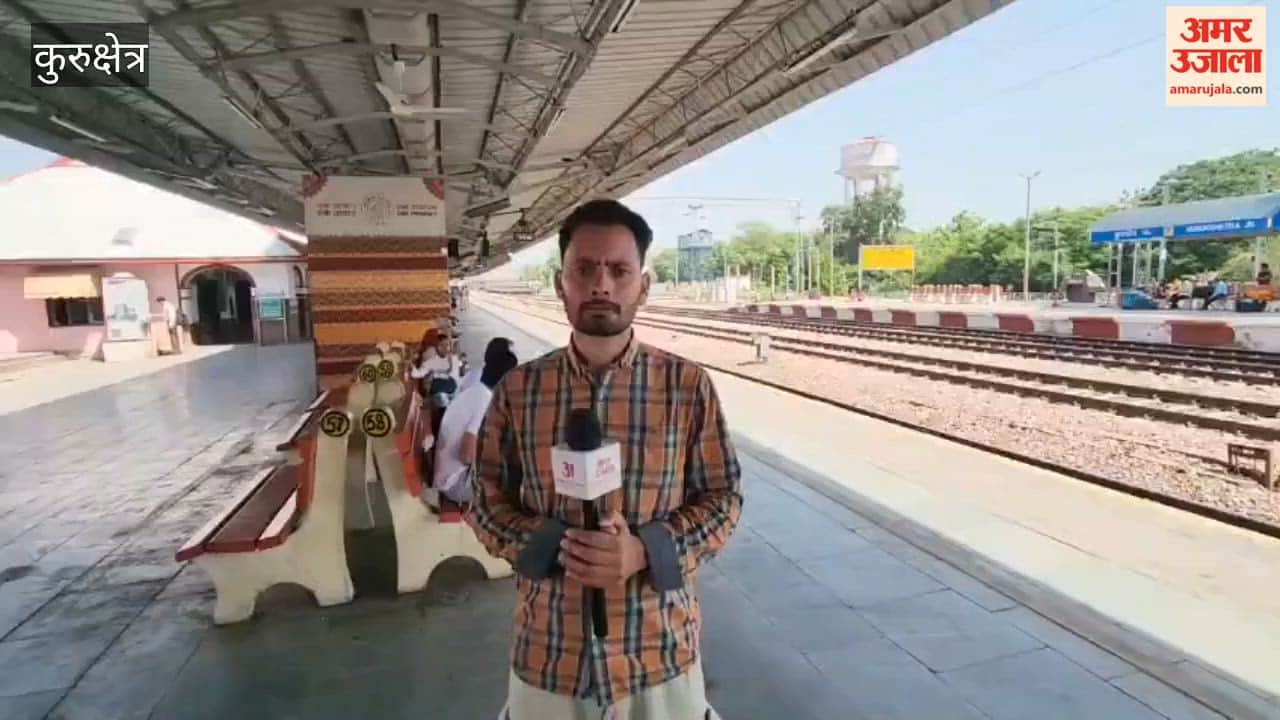 Gujarat Governor Acharya Devvrat cycled after traveling by train, conveying a message of fuel conservation and environmental protection.