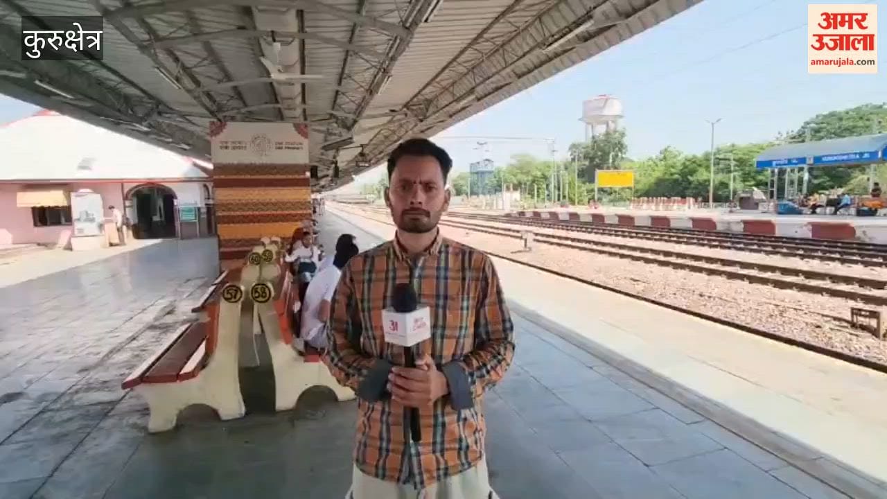 Gujarat Governor Acharya Devvrat cycled after traveling by train, conveying a message of fuel conservation and environmental protection.