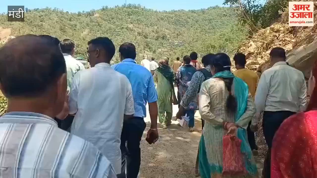 Mandi: NH-Affected People in Rewar-Banal Block Road for Two Hours Under the Banner of the Himachal Kisan Sabha