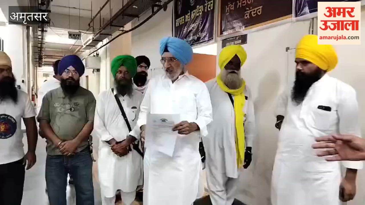 Shiromani Akali Dal (Amritsar) protests against inflation and drugs.