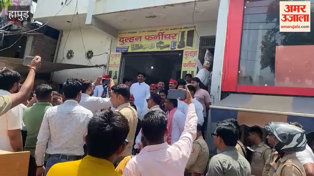 SP workers attempted to burn an effigy of the government
