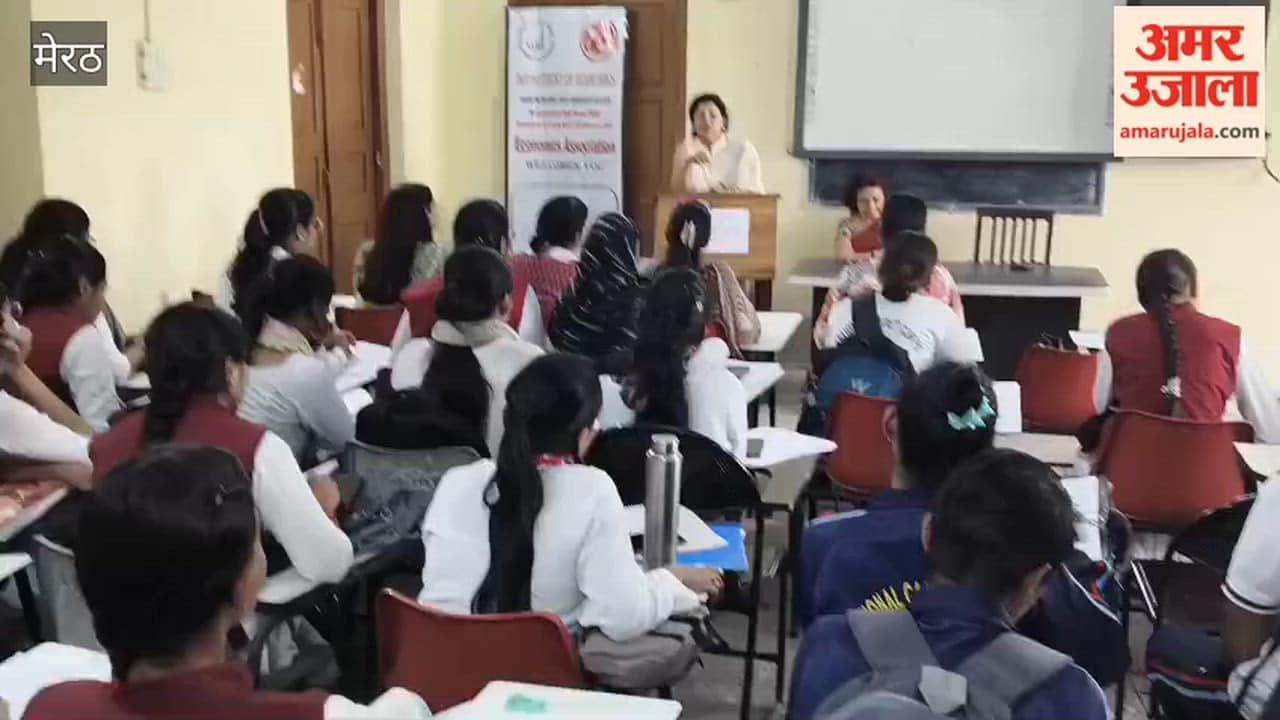Dr. Neha Tandon Taught Female Students Capital Raising and Financial Management.