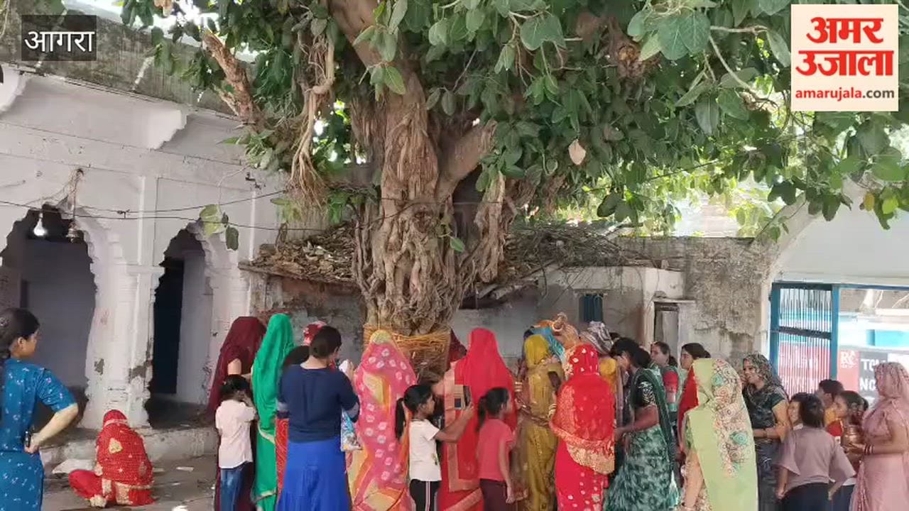Women Perform Vat Savitri Puja for Husband’s Long Life in Pinahat