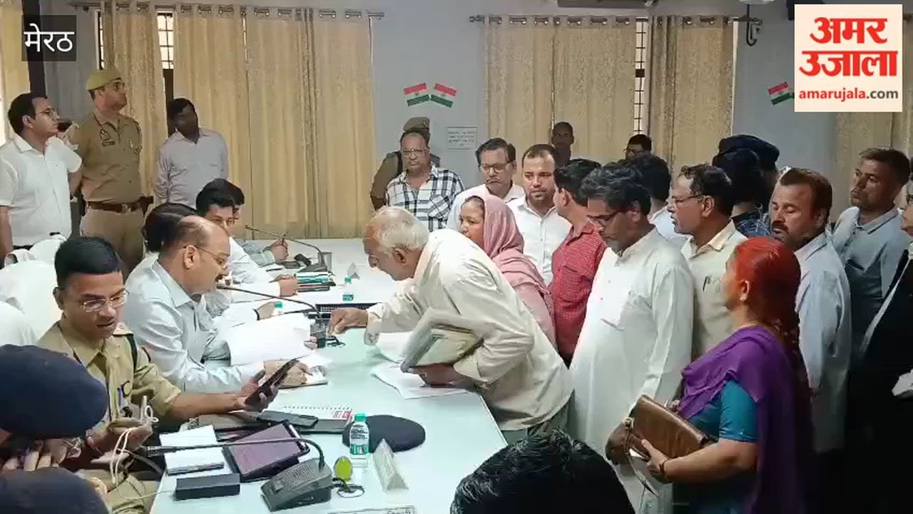 Meerut: DM Dr. V.K. Singh and SSP Avinash Pandey Hear Public Grievances at Mawana Tehsil Samadhan Diwas