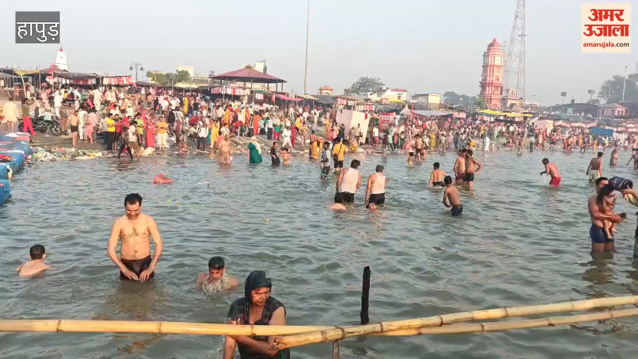 Crowds of devotees throng Ganganagari and other ghats in Garh Hapur