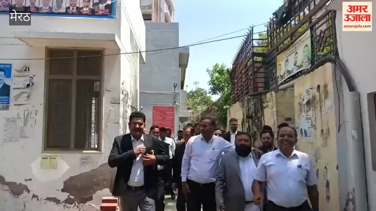 Lawyers Protest in Meerut Court Over Demolition of Chambers in Lucknow