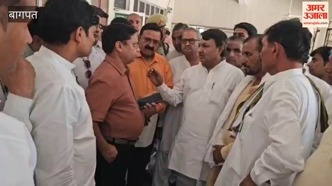 Demand for FIR Against SP Spokesperson; Brahmin and Vishwakarma Community Submit Memorandum to DM