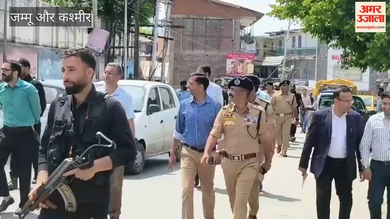DC and SSP Visit Shopian; Assess Ground Situation
